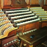 La console de l'orgue: